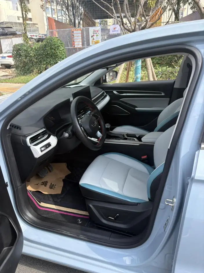 Geely Emgrand 2023 Model No. 4 Gen Champion Edition 1.5L CVT Luxury Model – фото 9