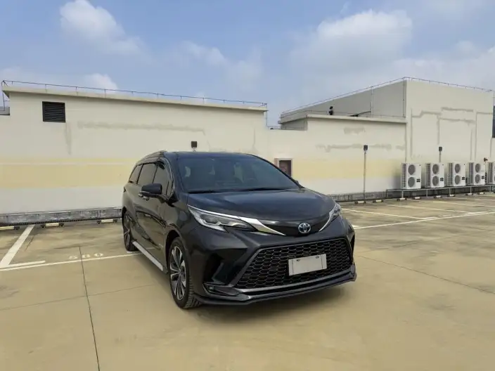 Granvia 2023 Model Intelligent Hybrid 2.5L Noble PLUS