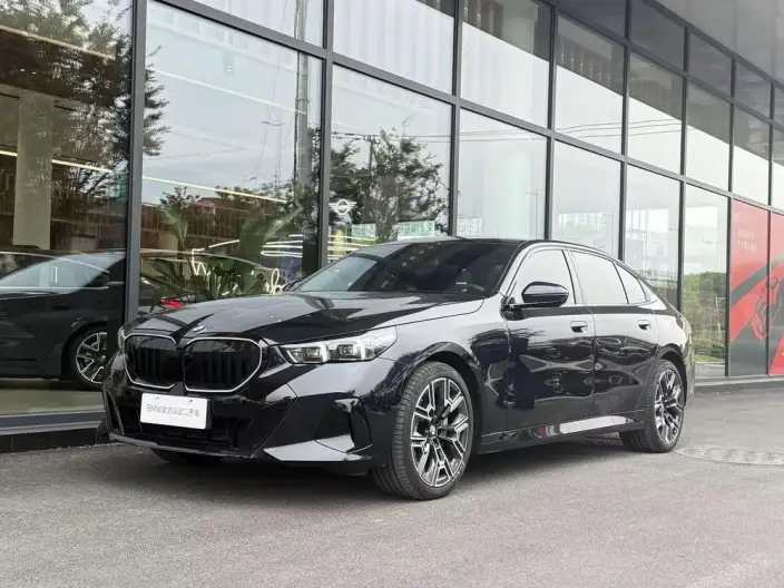 BMW 5 Series 2026 Model 530Li Exclusive Model M Sports Set