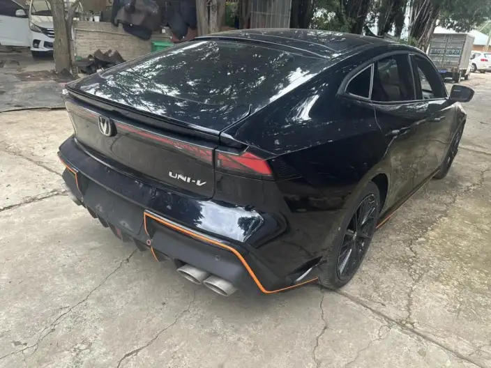 Changan UNI-V 2023 Model 1.5T Sports Edition – фото 6
