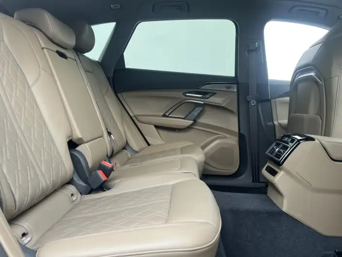 Audi Q5L 2026 Model 2.0T 10M Users Edition Edition – фото 8