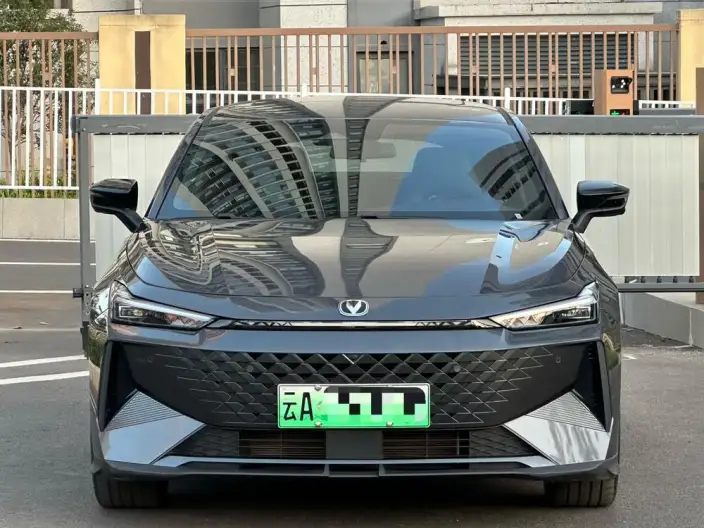 Changan UNI-V iDD 2024 Model Blue whale Smart power iDD 136km Smart Cool Model