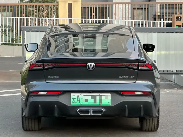 Changan UNI-V iDD 2024 Model Blue whale Smart power iDD 136km Smart Cool Model