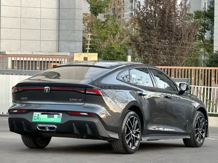 Changan UNI-V iDD 2024 Model Blue whale Smart power iDD 136km Smart Cool Model – фото 5