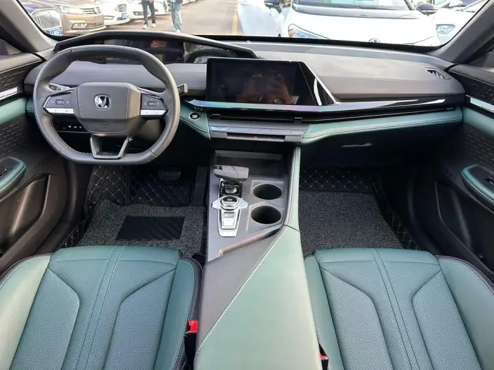 Changan UNI-V iDD 2024 Model Blue whale Smart power iDD 136km Smart Cool Model – фото 6