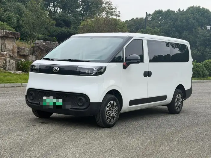 Maxus Dana V1 2025 Model V1 Short axis Low top Gran Edition 42kWh – фото 1