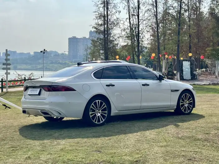 Jaguar XFL 2024 Model 2.0T P250 2WD Exclusive Deluxe Edition – фото 4