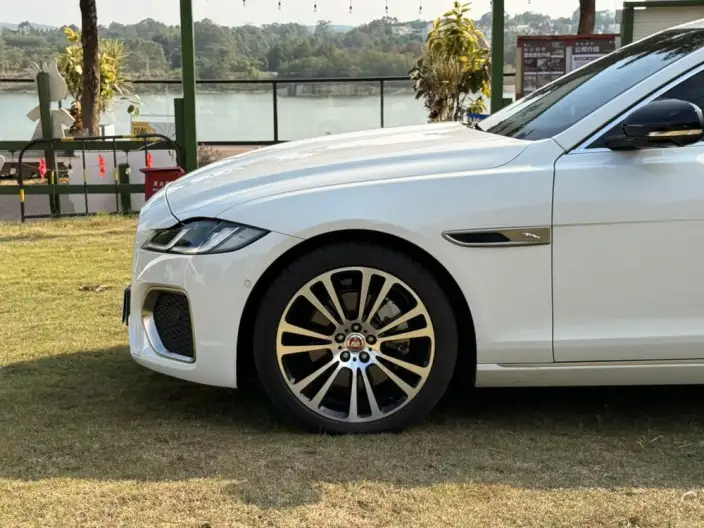 Jaguar XFL 2024 Model 2.0T P250 2WD Exclusive Deluxe Edition – фото 6