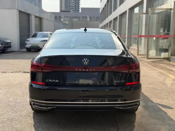Volkswagen Passat 2023 Model 330TSI Elite Edition – фото 5
