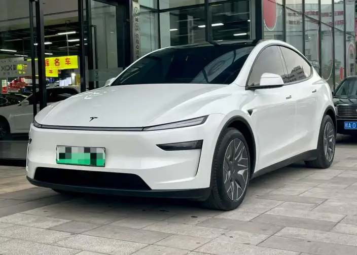 Model Y L 2026 Model Standard Edition
