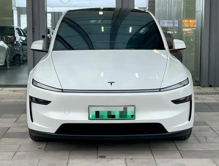 Model Y L 2026 Model Standard Edition