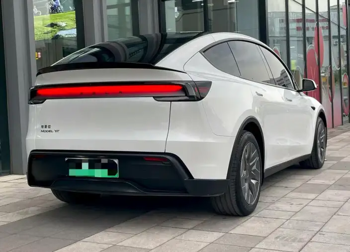 Model Y L 2026 Model Standard Edition – фото 5
