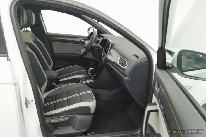 Volkswagen T-Roc 2023 Model 300TSI DSG Chenguang Edition – фото 8