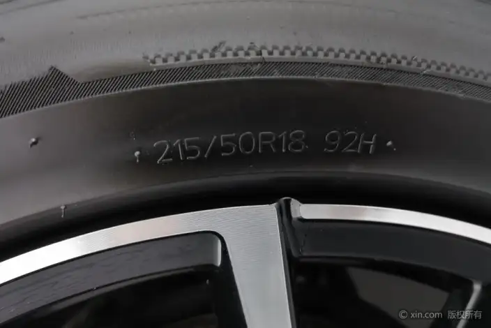 Volkswagen T-Roc 2023 Model 300TSI DSG Chenguang Edition – фото 9