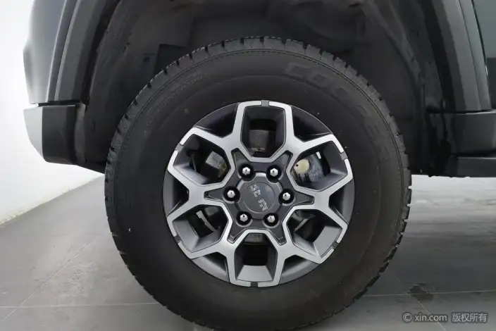 BAIC BJ40 2020 Model 2.0T Automatic 4WD Tribute to the 2020 Edition Warrior Model – фото 8