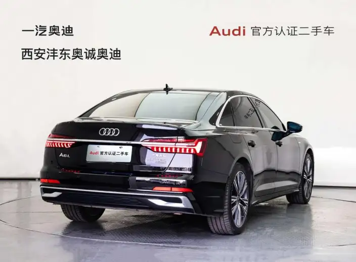 Audi A6L 2026 Model 55 TFSI quattro Exclusive Dynamic Model – фото 4