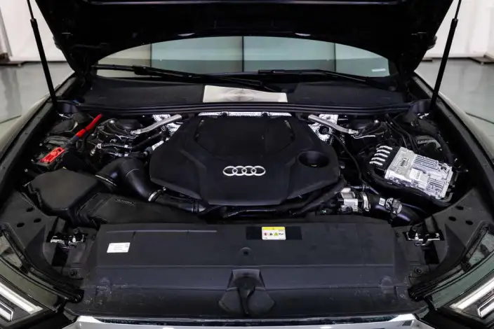 Audi A6L 2026 Model 55 TFSI quattro Exclusive Dynamic Model – фото 6