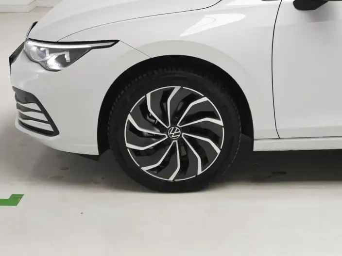 Volkswagen Golf 2024 Model 280TSI DSG Pro 50 Legend Edition – фото 9