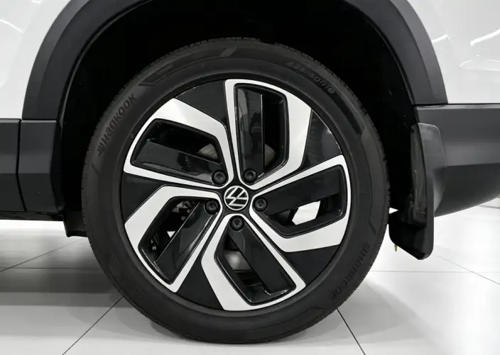 Volkswagen Tharu 2023 Model 300TSI 2WD Full Moon Edition – фото 6