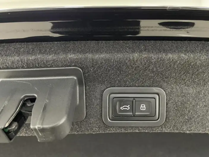 Audi A6L 2022 Model 55 TFSI quattro Exclusive Dynamic Model – фото 8