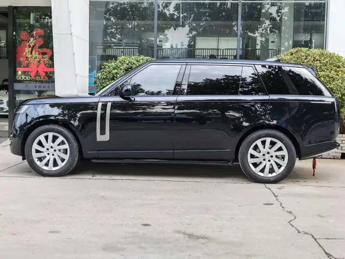 Range Rover 2025 Model 3.0 L6 400PS Shengshi Extended Edition