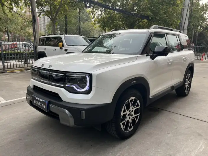 BAIC BJ30 2026 Model Traveler 1.5T DHT Hybrid Advanced version