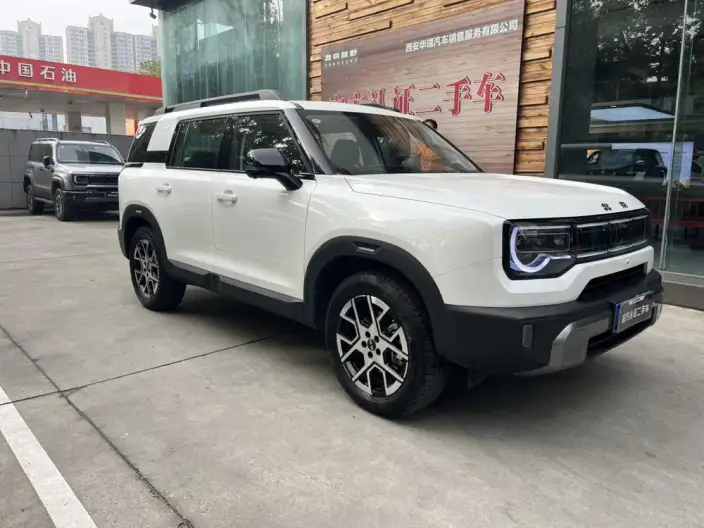 BAIC BJ30 2026 Model Traveler 1.5T DHT Hybrid Advanced version