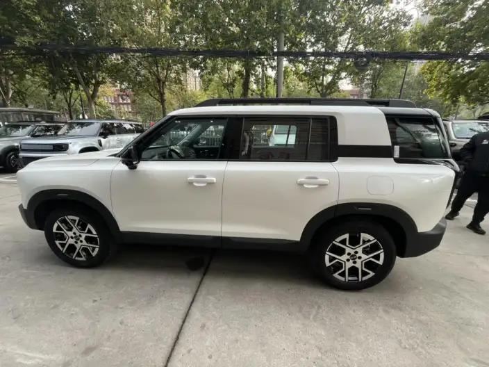 BAIC BJ30 2026 Model Traveler 1.5T DHT Hybrid Advanced version