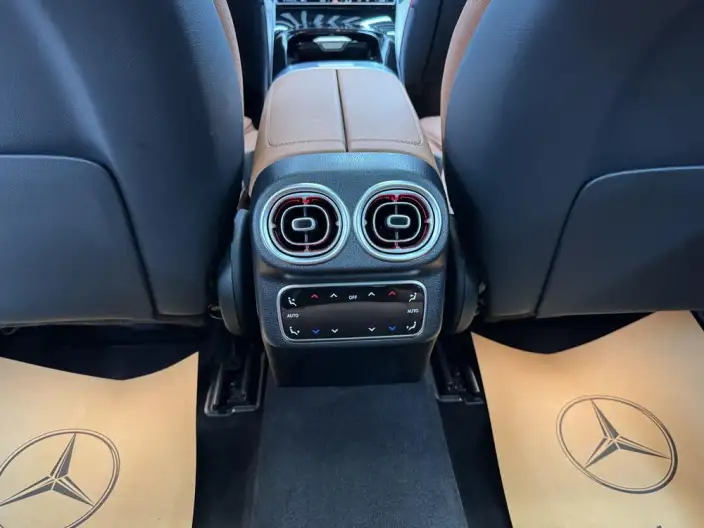 Mercedes-Benz GLC 2025 Model GLC 260 L 4MATIC Luxury Model 5 seat – фото 7