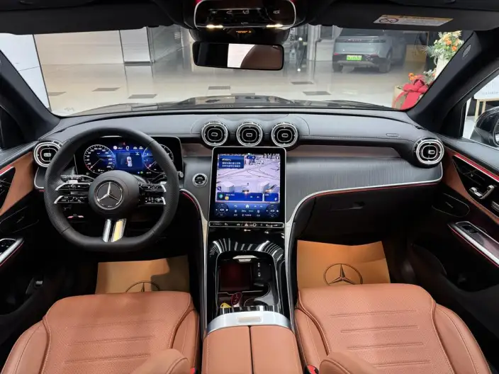 Mercedes-Benz GLC 2025 Model GLC 260 L 4MATIC Luxury Model 5 seat – фото 10