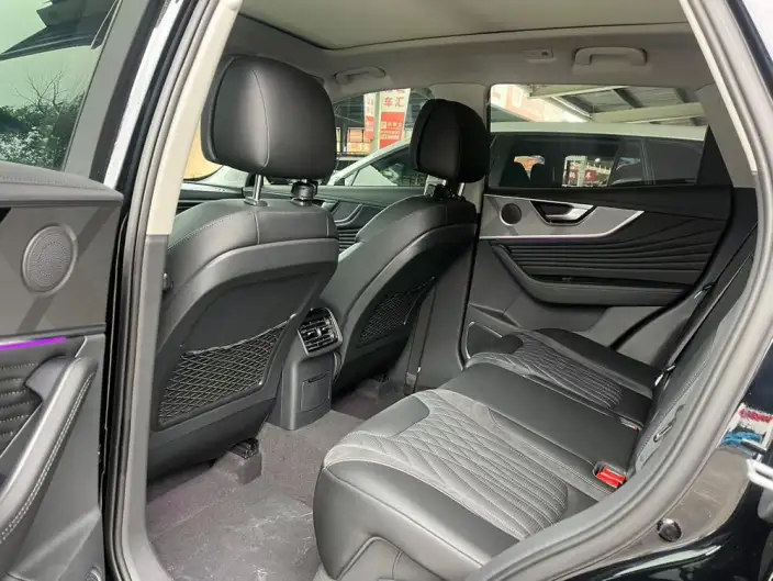 Hongqi HS5 2023 Model 2.0T Flag Xiang Pro Edition – фото 8