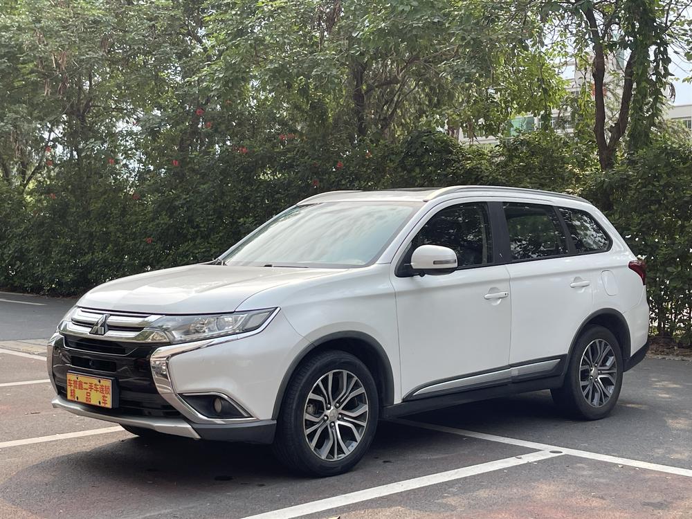Mitsubishi Outlander 2017 модификация 2.0L 2WD Honor Edition 5 seat