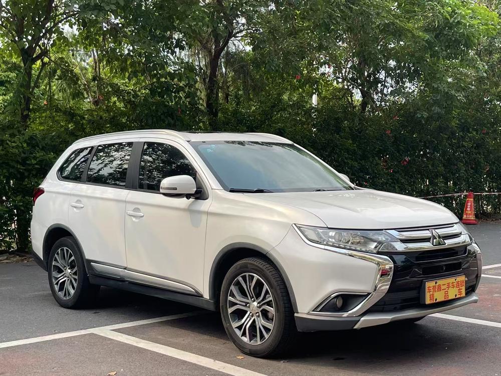 Mitsubishi Outlander 2017 модификация 2.0L 2WD Honor Edition 5 seat