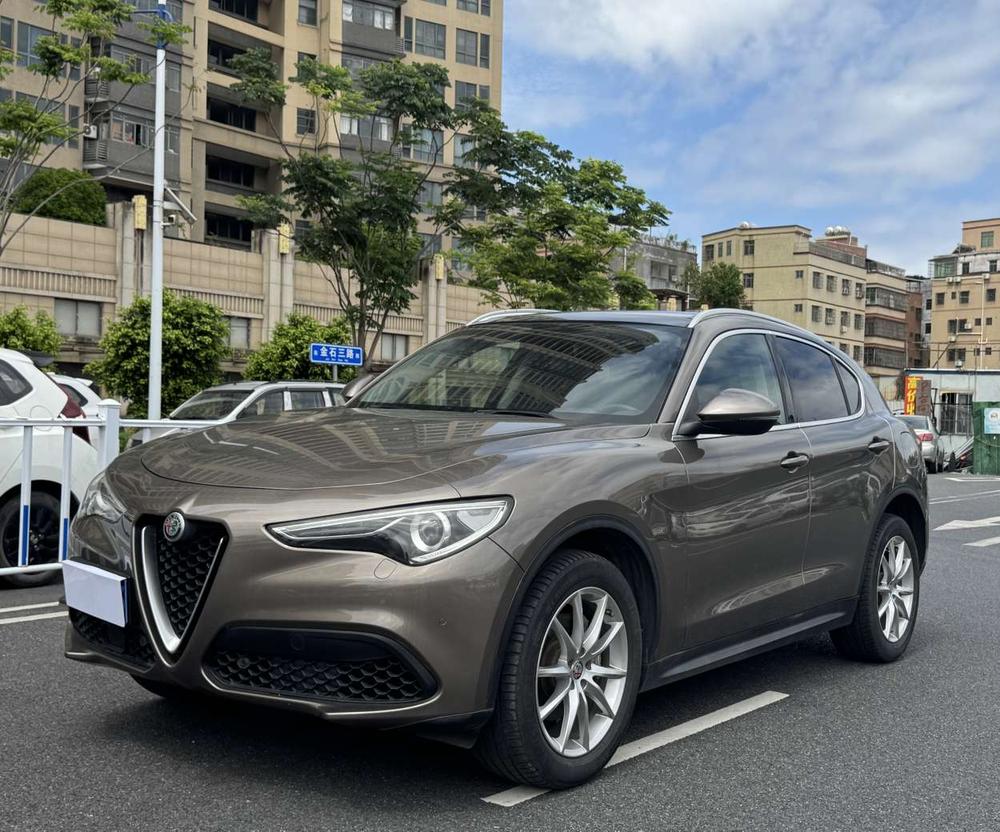 Alfa Romeo Stelvio 2017 2.0T 280HP Luxury