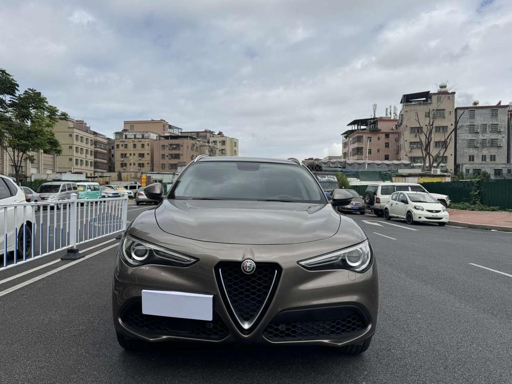 Alfa Romeo Stelvio 2017 2.0T 280HP Luxury