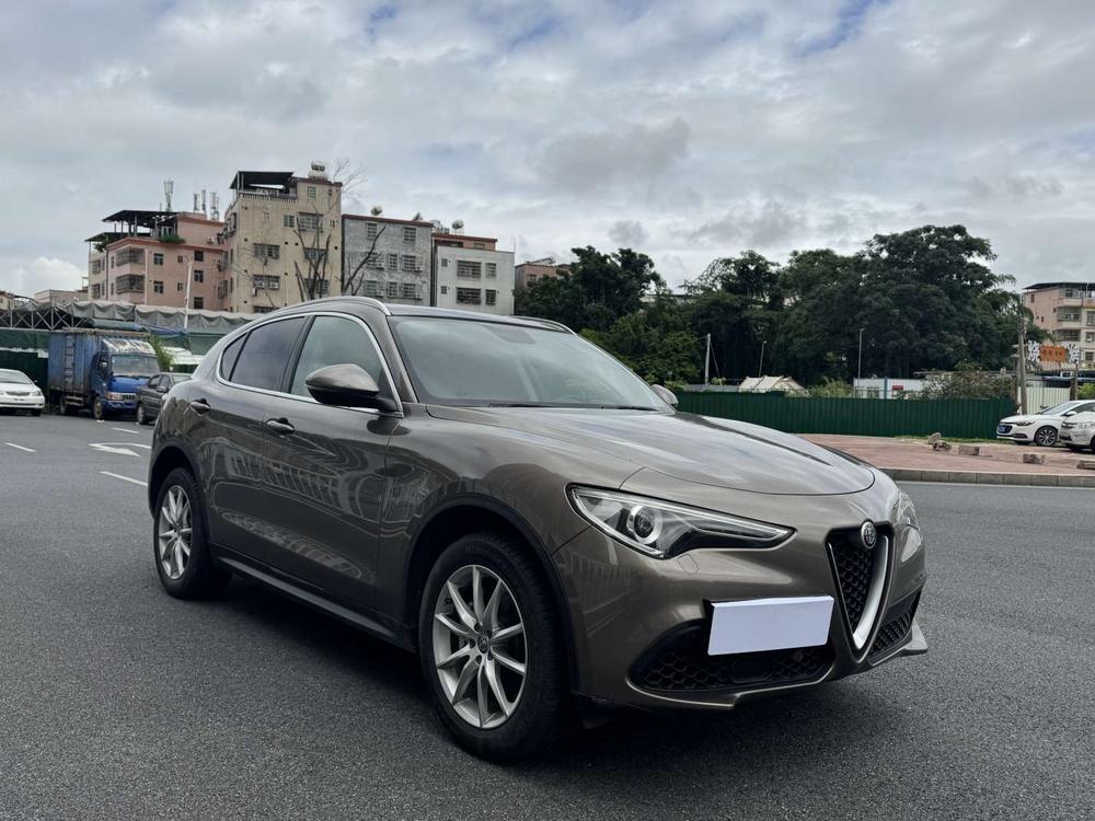 Alfa Romeo Stelvio 2017 2.0T 280HP Luxury