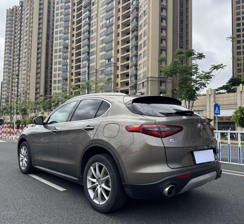 Alfa Romeo Stelvio 2017 2.0T 280HP Luxury