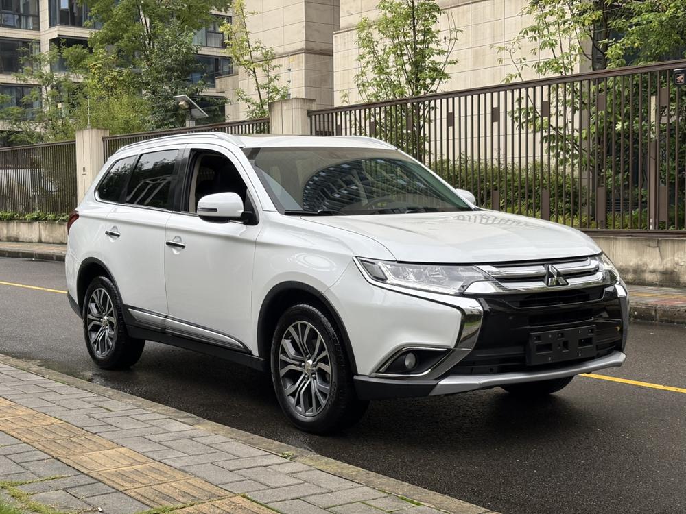 Mitsubishi Outlander 2018 2.4L AWD Elite 5-Seater