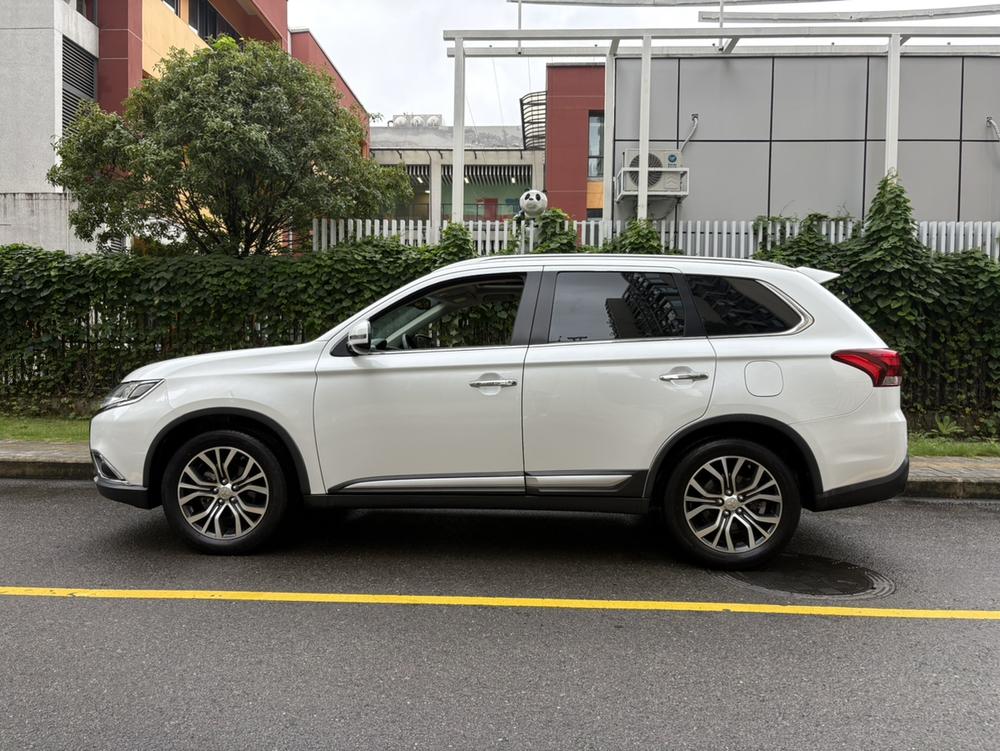 Mitsubishi Outlander 2018 2.4L AWD Elite 5-Seater