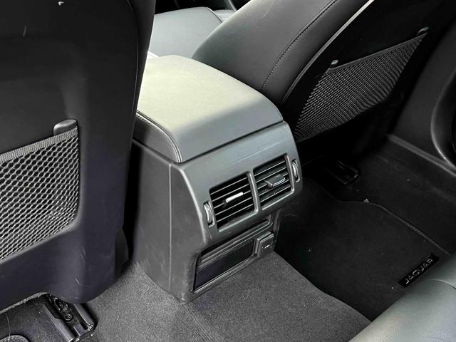 Jaguar XEL 2021 2.0T 200PS R-DYNAMIC Youth Sport – фото 12