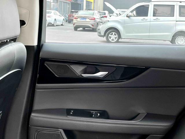 Jaguar XEL 2021 2.0T 200PS R-DYNAMIC Youth Sport – фото 13