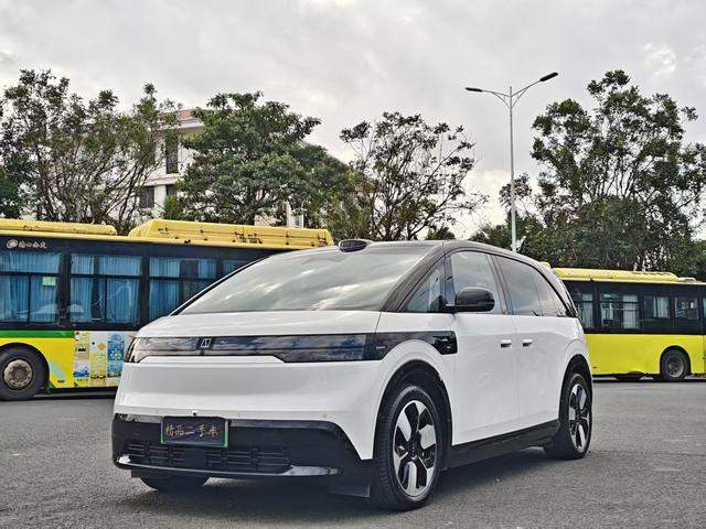 ZEEKR MIX 2025 модификация 76kWh Smart Driving Edition