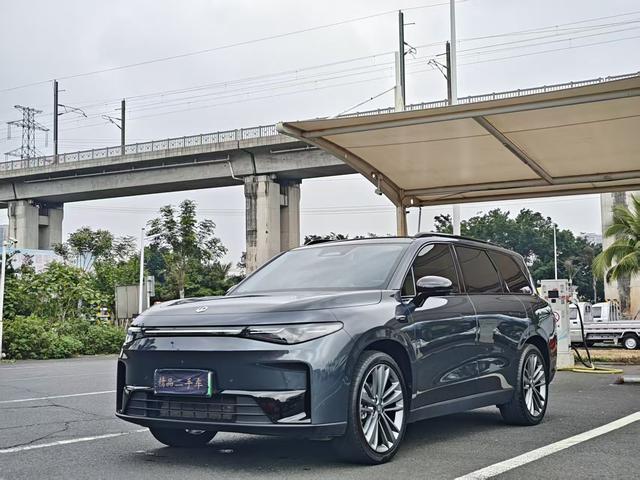 Leapmotor C16 2024 модификация последовательный гибрид EREV 200 Exclusive Edition – фото 1