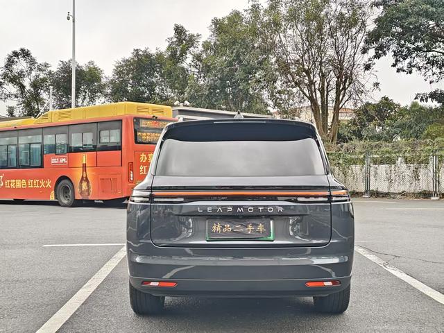 Leapmotor C16 2024 модификация последовательный гибрид EREV 200 Exclusive Edition – фото 8