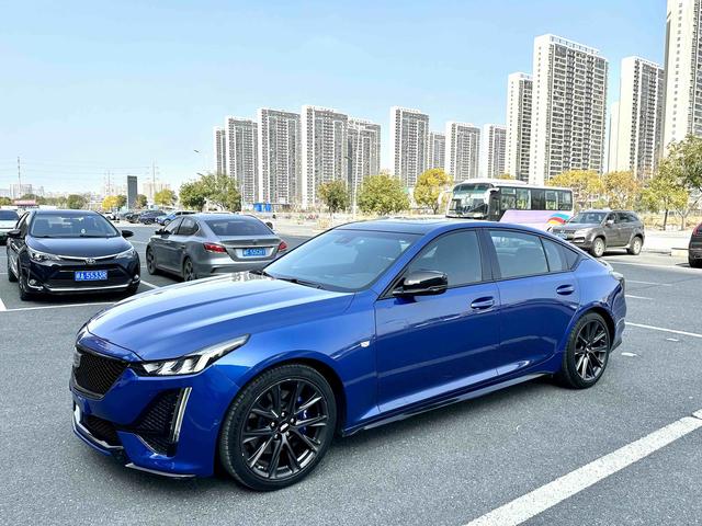 Cadillac C T5 Модель 2020 года комплектация 28T Platinum Sport Sport – фото 1
