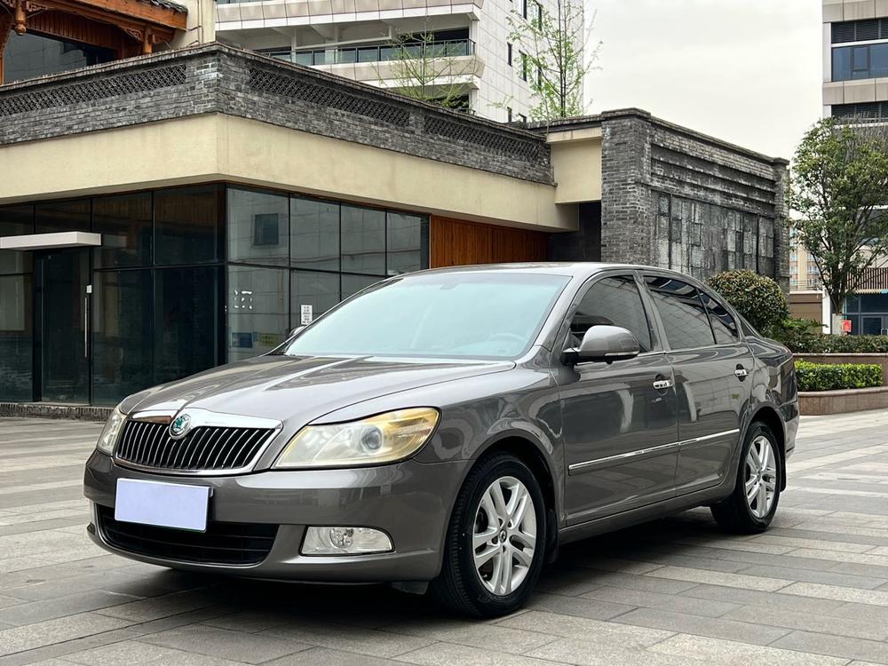 Skoda Octavia 2013 модификация 1.4TSI DSG Yi элегантный Edition