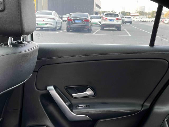 Mercedes-Benz A-class Модель 2022 года комплектация A 200 L Sports sedan Fashion Edition – фото 17
