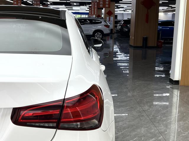 Mercedes-Benz A-class 2022 A 180 L – фото 9