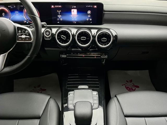 Mercedes-Benz A-class 2022 A 180 L – фото 17