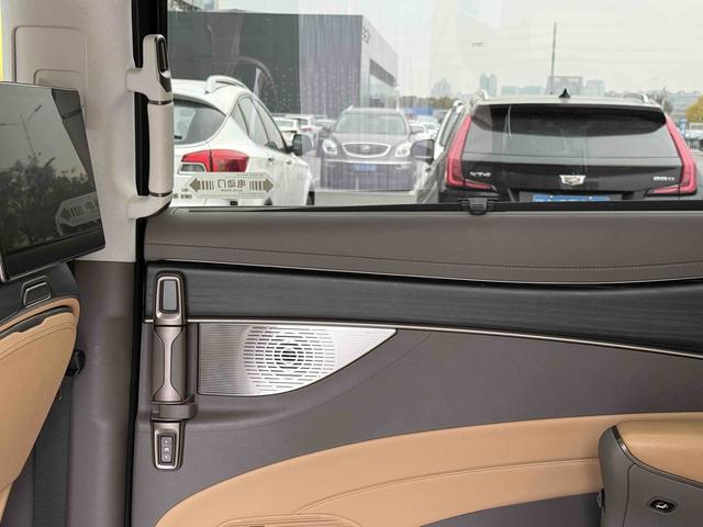 Denza D9 DM 2024 980 AWD Flagship – фото 6